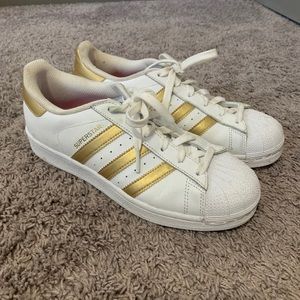 Adidas gold superstar